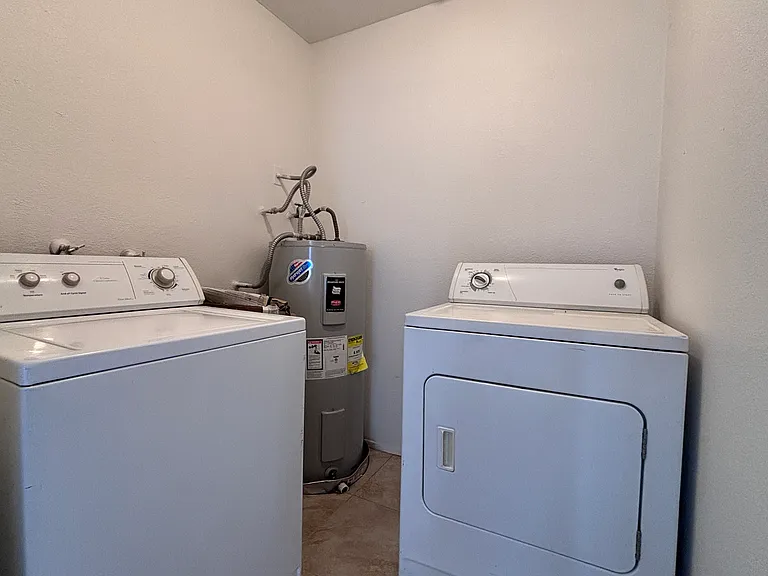 2686 Aarondavid Dr #B — Photo 7