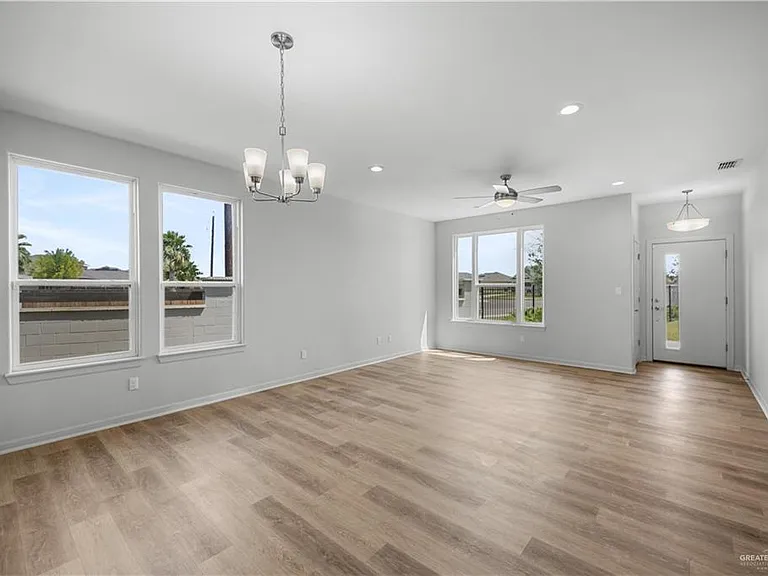 700 S Tecate Dr — Photo 4