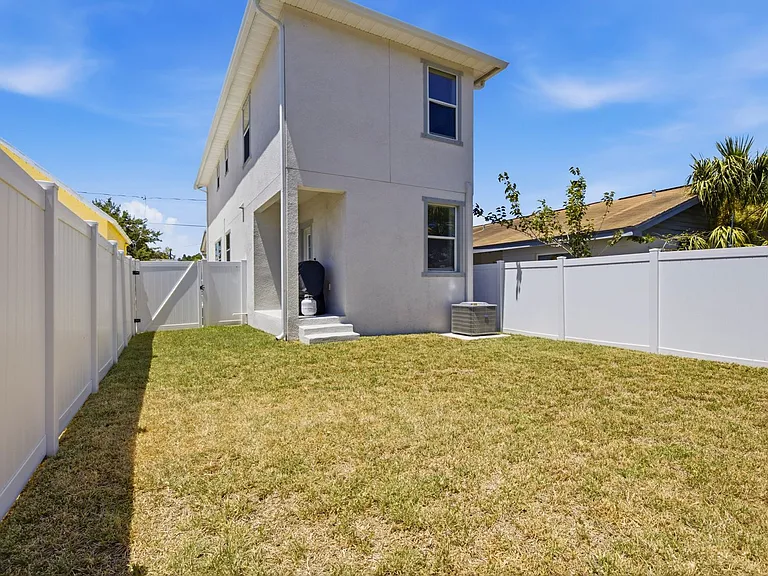 2110 W Palmetto St — Photo 35