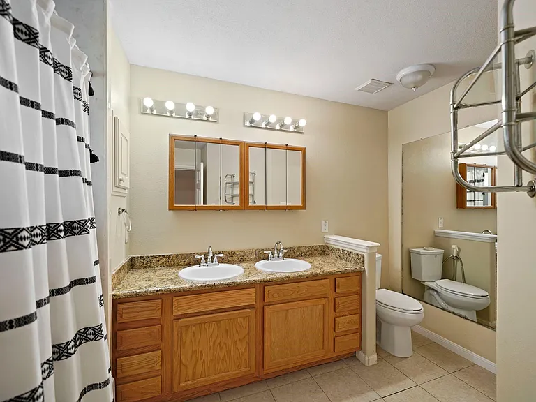 2230 Naomi St — Photo 11