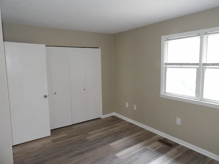 902 Plaza Dr #5 — Photo 43
