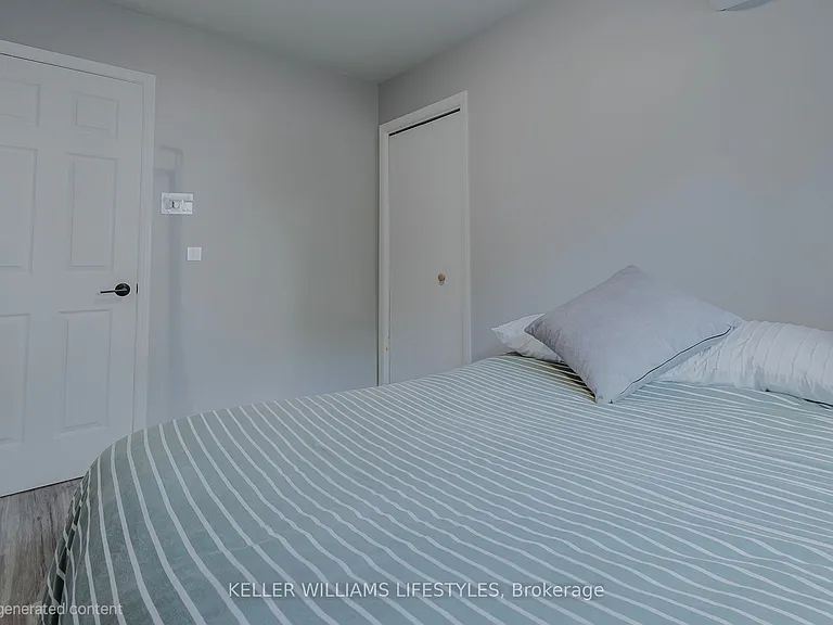 361 Vesta Rd #MAIN FLOOR — Photo 13