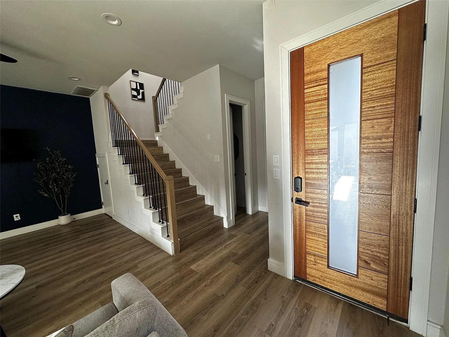 2 bed, $2,200 — Photo 3