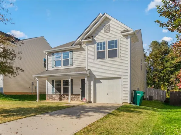 995 Bitting Hall Cir, Rural Hall, NC 27045