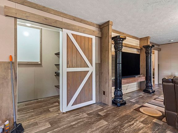 5th image of 5467 Highway 66