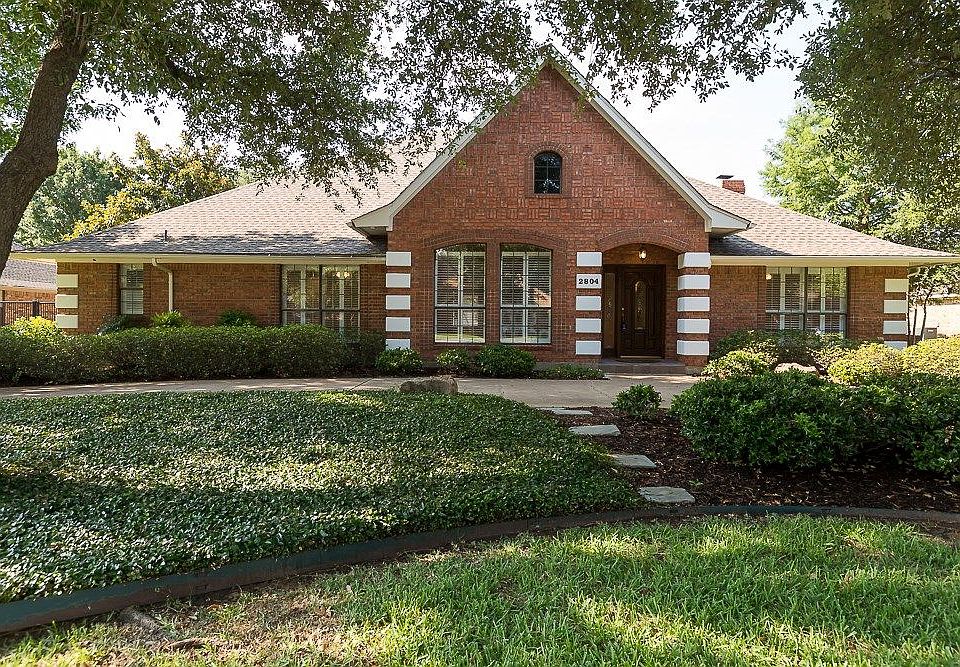 1st image of 2804 Oak Trail Ct