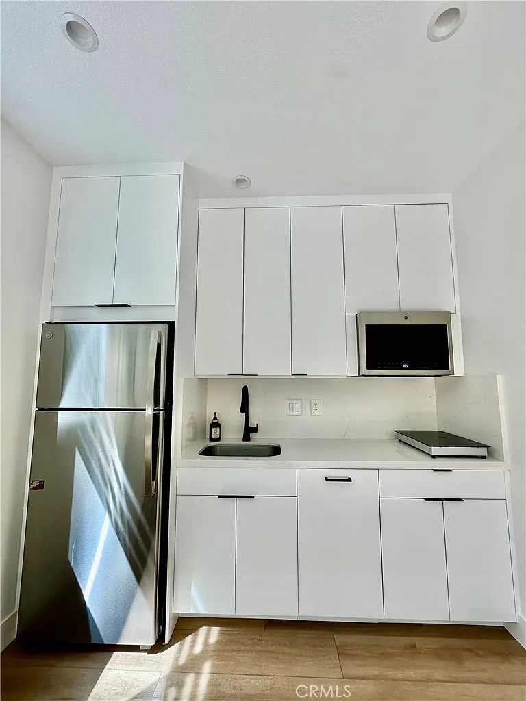 1 bed, 300 sqft, $2,350 — Photo 4