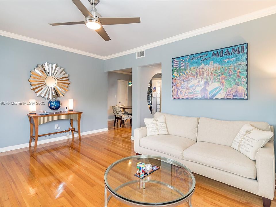 1st image of 915 8th St APT 209