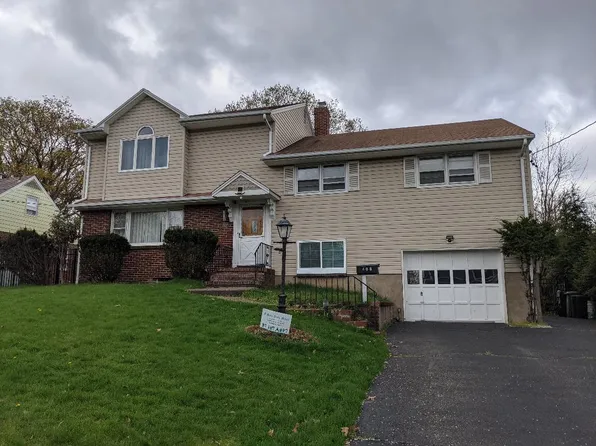 408 Valley View Ave, Paramus, NJ 07652