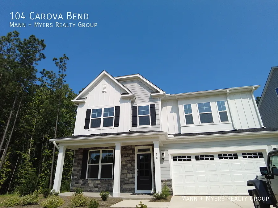 5 Bedroom Luxury Home For Rent in Apex — Photo 2