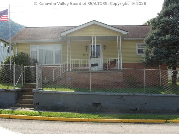 72 Howard Ave, Smithers, WV 25186
