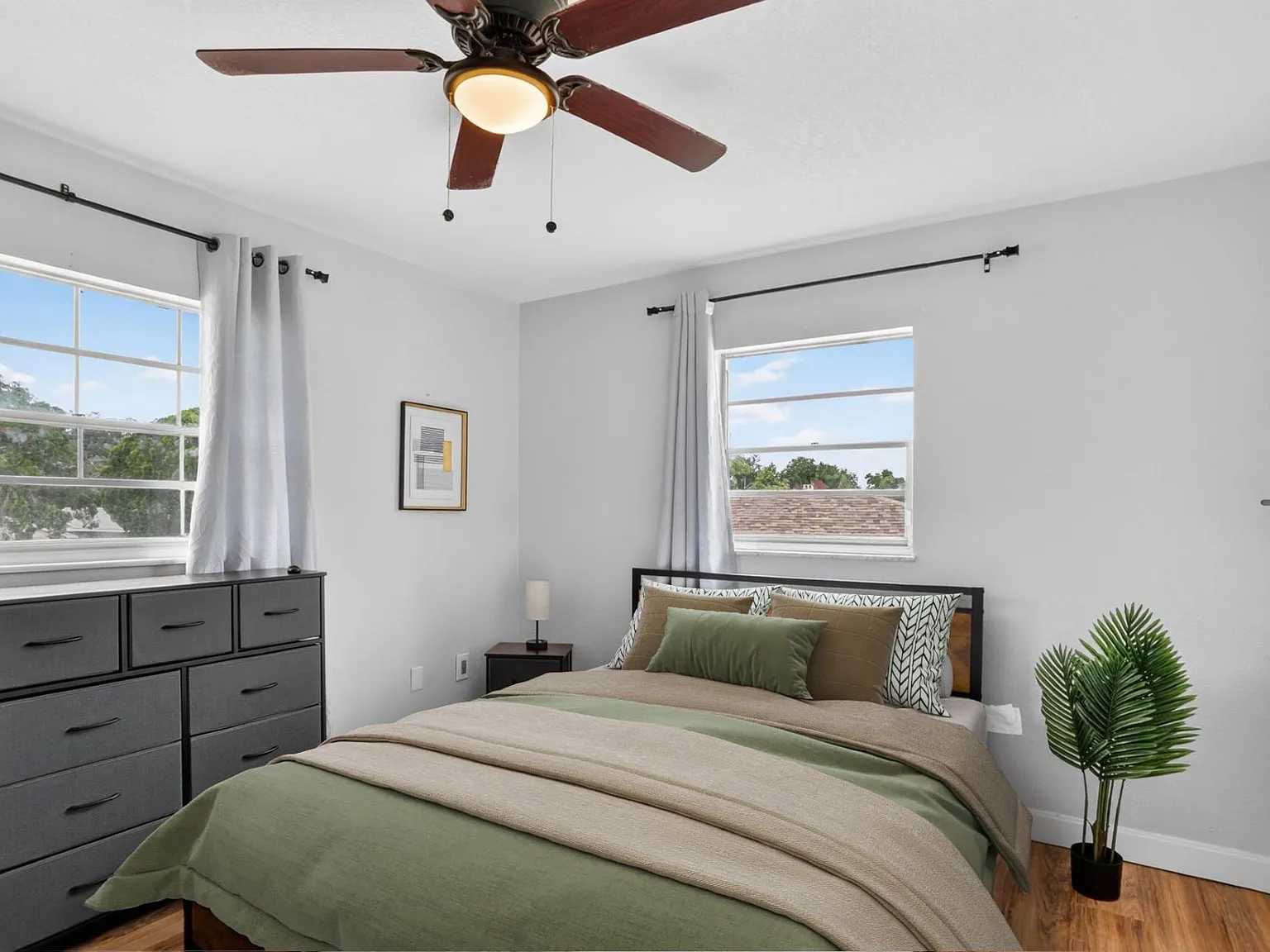 4 bed, 2.5 bath, 1761 sqft, $927 — Photo 1