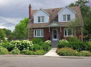 1 Ash Cres, Etobicoke, ON M8W 1E2