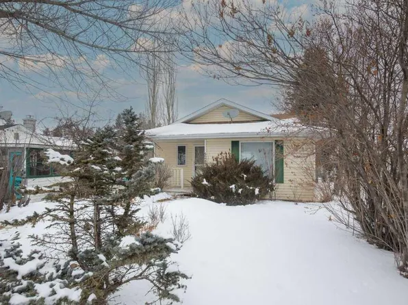 5242 S 50th Ave, Sylvan Lake, AB T4S 1E7