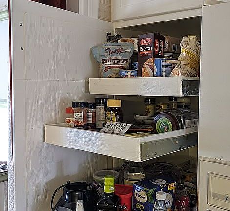 Kitchen cab roll out shelves