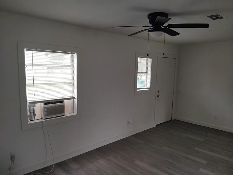 309 Dewey Ave — Photo 5
