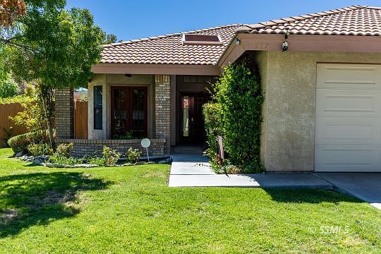 3rd image of 227 W Sequoia Cir