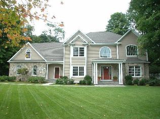 5 Bishops Gate, Darien, CT 06820