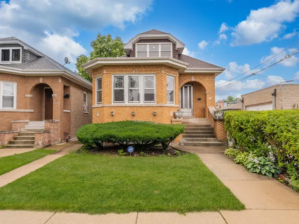 5345 W Wolfram St, Chicago, IL 60641