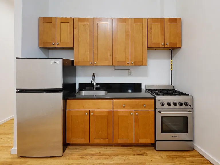 501 E 84th St #4N — Photo 6