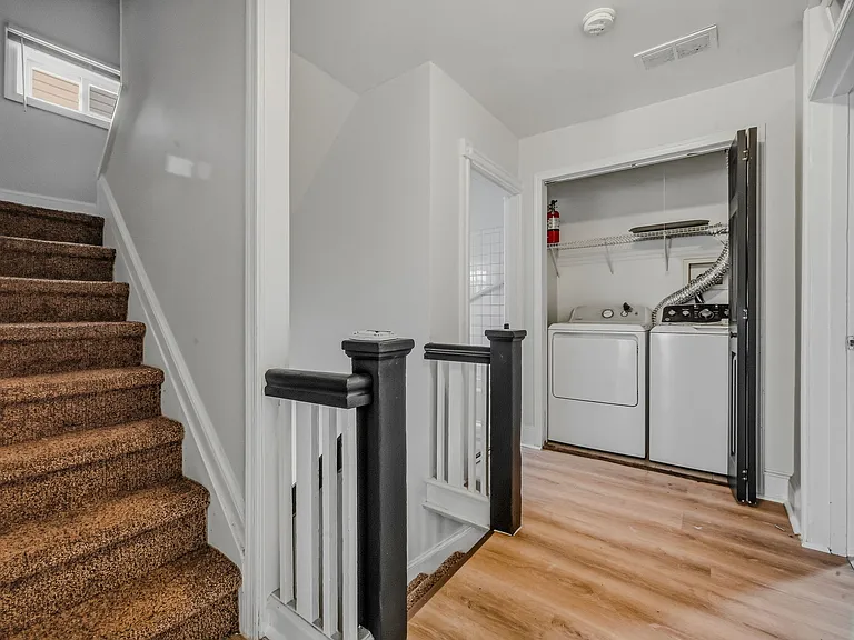 412 W 23rd St — Photo 17