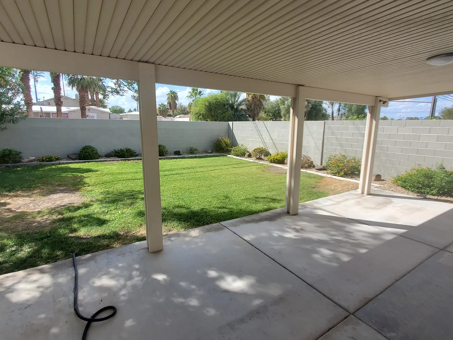 3 bed, 2.5 bath, 2667 sqft, $2,000 — Photo 2