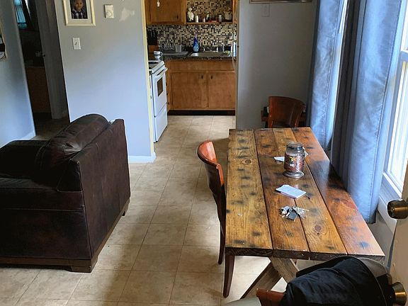 4th image of 7 Hillside Ter APT 2