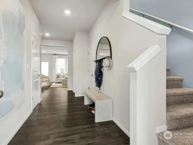 1430 SW Fielder Pl — Photo 2