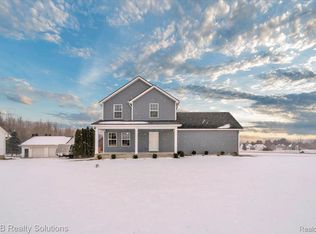 2505 Jacalyn Ln, North Branch, MI 48461