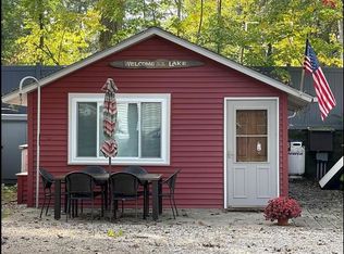 GUN LAKE COTTAGE England Point Resort #8, Shelbyville, MI 49344