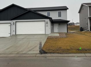 6935 Butler Loop, Bismarck, ND 58504