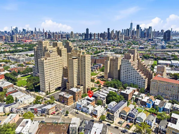 133 Clifton Pl #3, Jersey City, NJ 07304