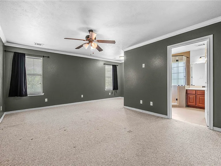4101 Hunter Creek Dr — Photo 13