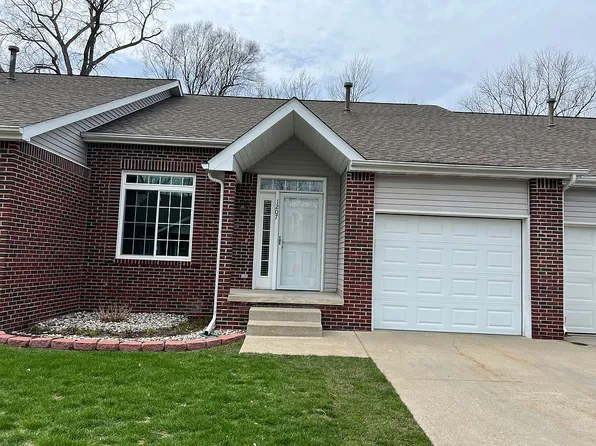 1207 Eastoak Dr, Fenton, MI 48430
