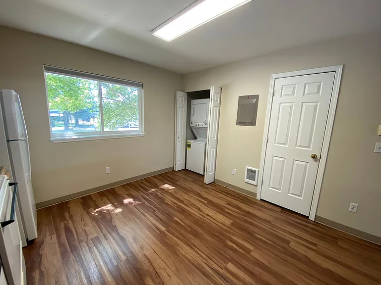 Hummingbird Court — Photo 16