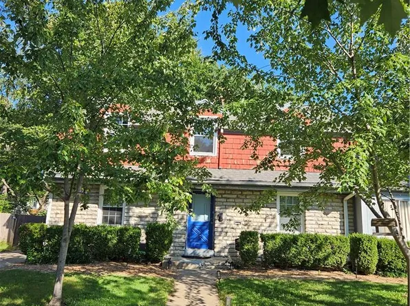 7719 Ward Parkway Pl, Kansas City, MO 64114