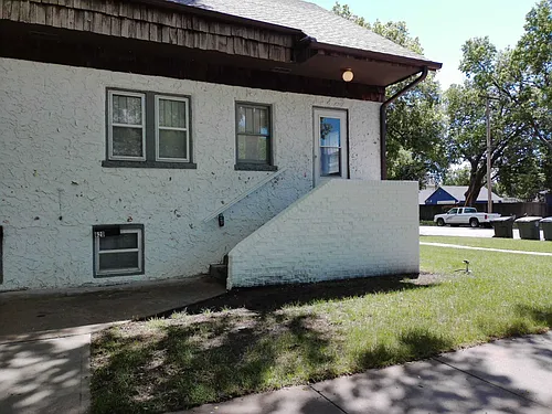 620 W 1st St Photo 1
