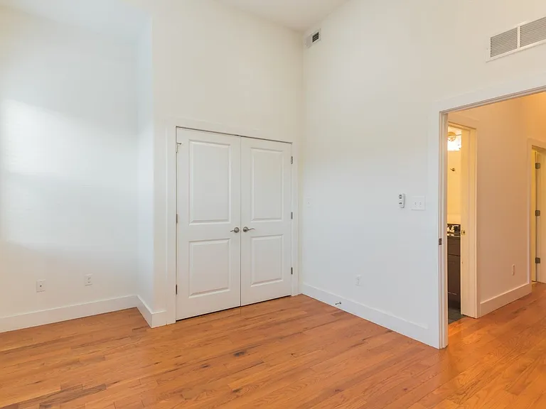 1535 Ogden St — Photo 11