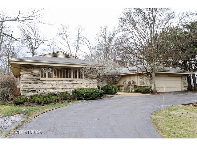 1366 Sheridan Rd photo 1