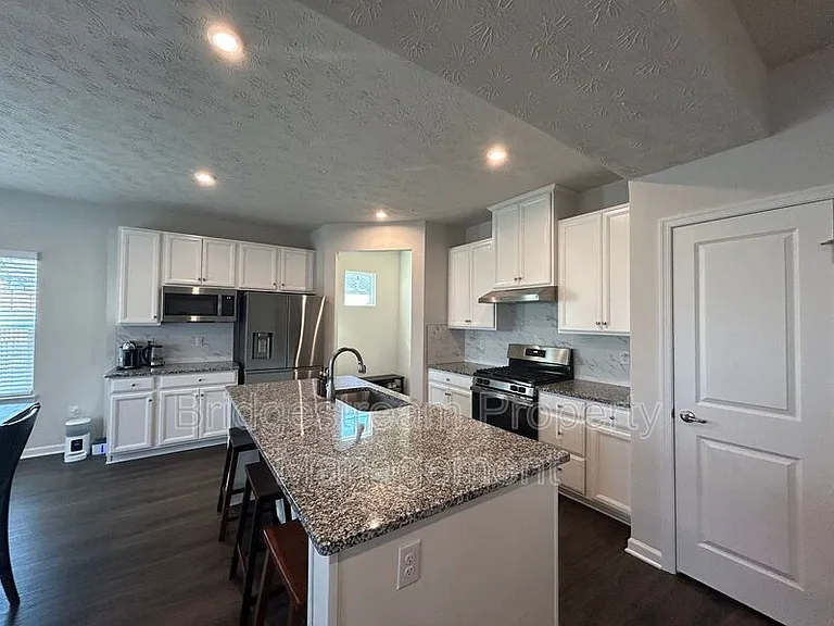 14 Cascade Dr — Photo 5