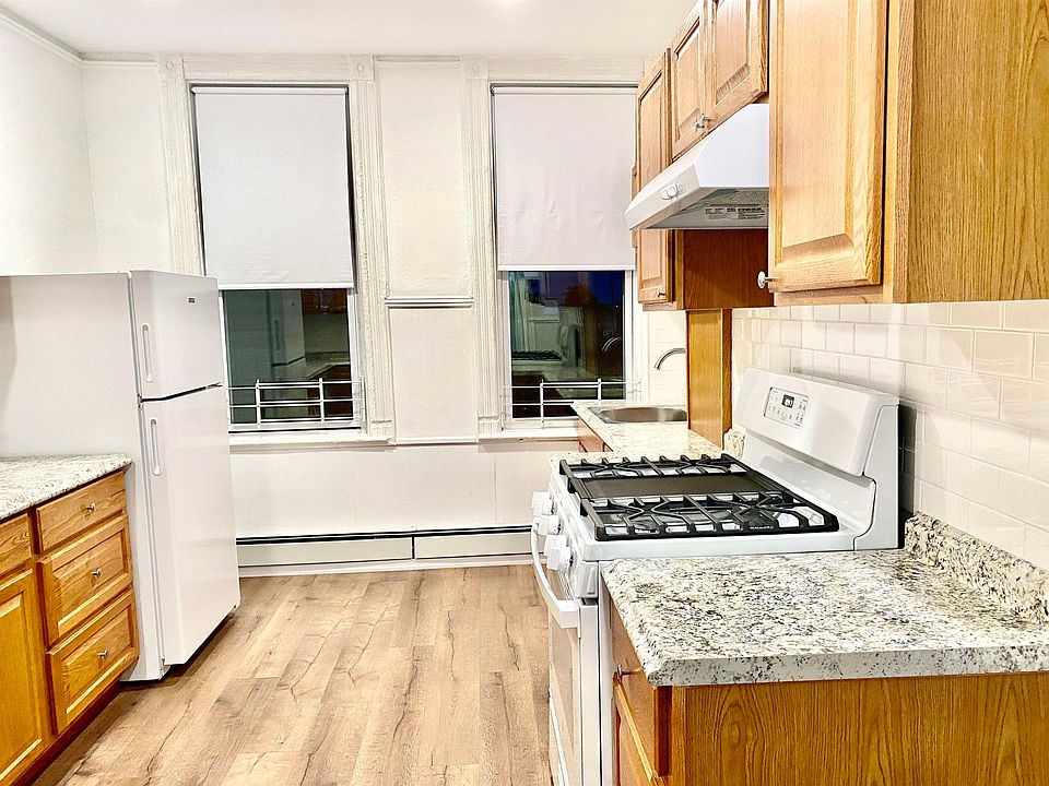 1st image of 46 Prescott St #3