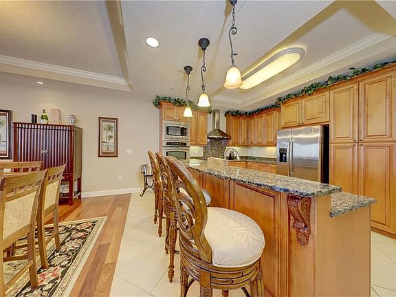 4th image of 202 Windward Psge APT 405