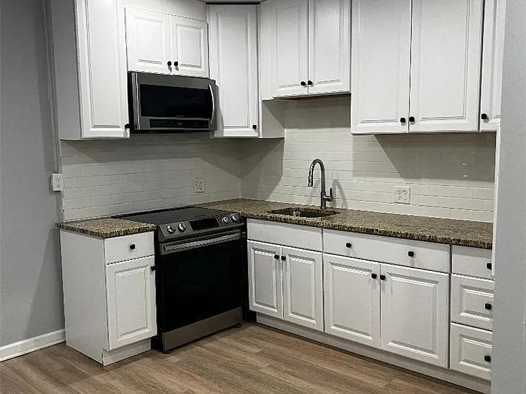 139 N 7th St #2R — Photo 4