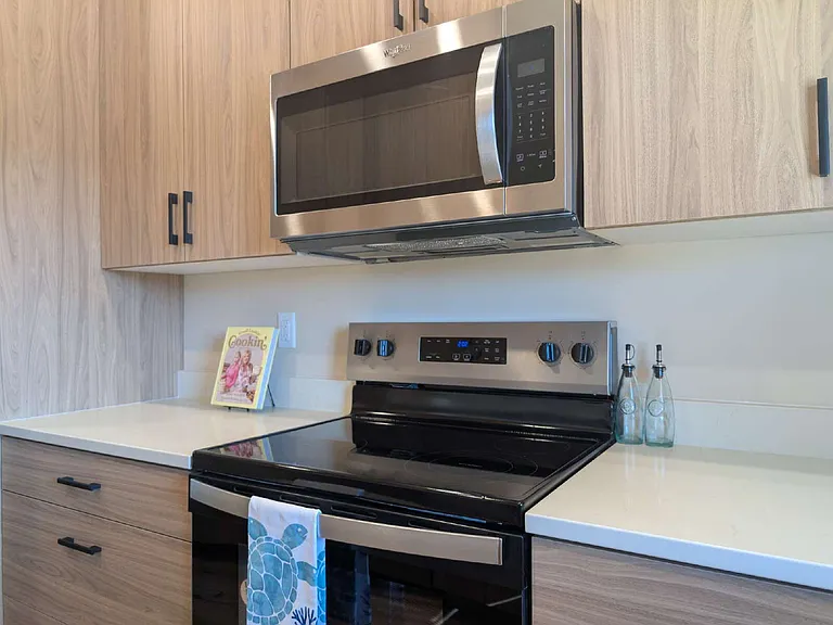 150 E 700 N #7 — Photo 17