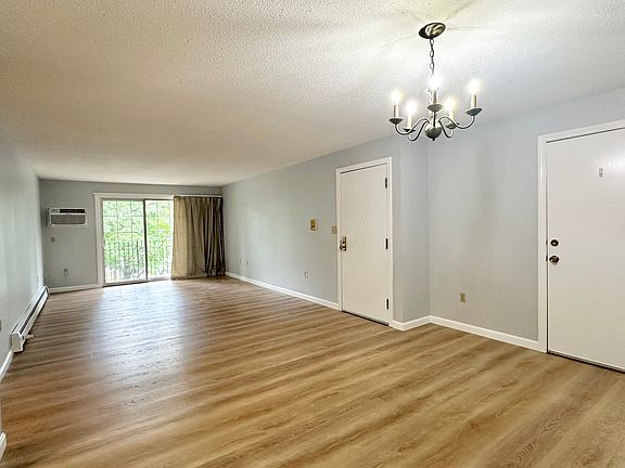 4th image of 3 Autumn Leaf Dr APT 6