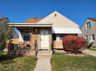 8135 Sterling St, Center Line, MI 48015