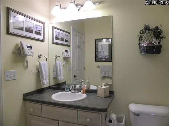 3rd image of 32918 Titus Hill Ln