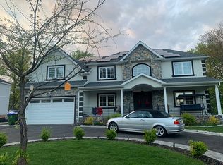 8 Utica Rd, Edison, NJ 08820