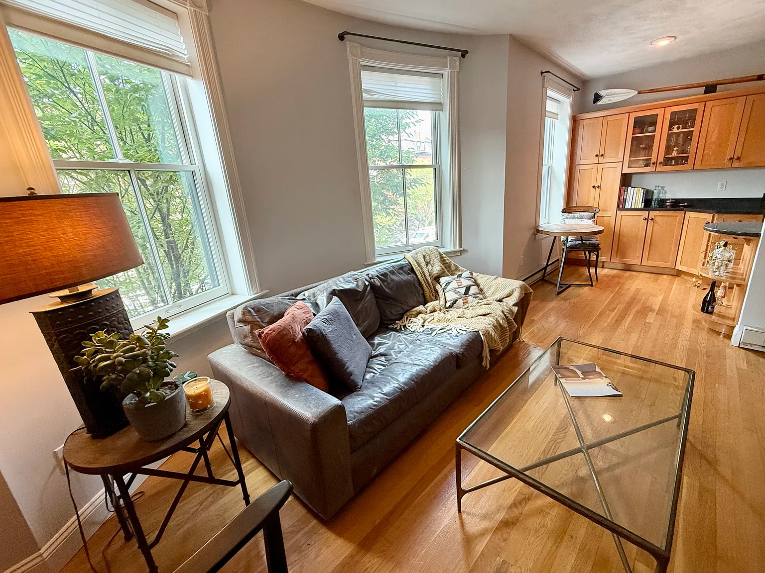 2 bed, 720 sqft, $3,800 — Photo 4