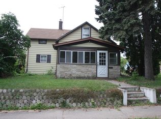 1104 Sims Ave, Saint Paul, MN 55106